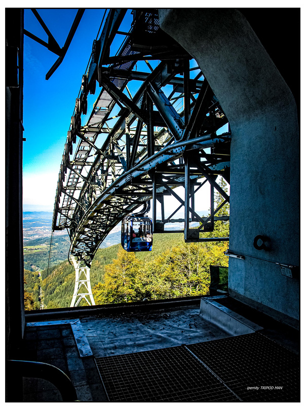 WELTWEIT ERSTE UMLAUFSEILBAHN FÜR PERSONEN
