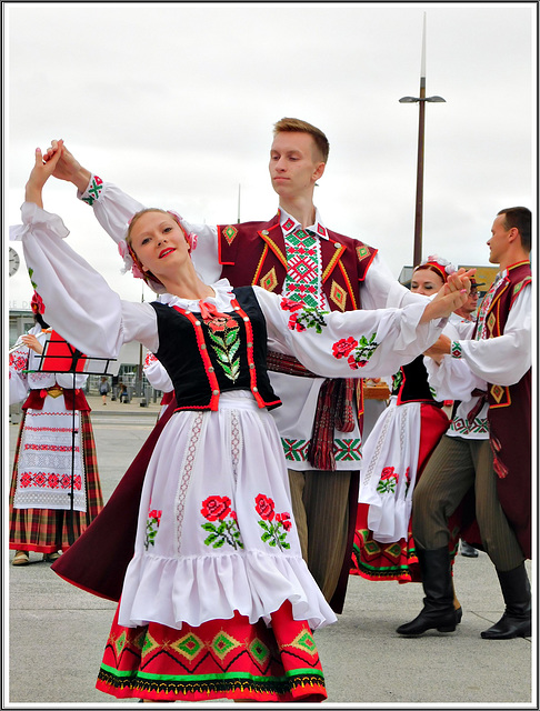 Folklore du monde à Saint Malo: Ballet Rey de Minsk en Biélorussie