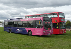 Unō 366 (BG14 OOH) and BYD1472 (LJ16 EZN) at Showbus 50 on 25 Sep 2022 (P1130527)