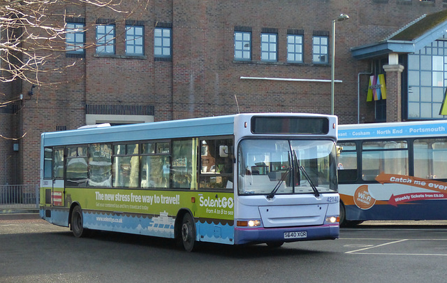 First 42140 at Havant Bus Station (1) - 30 January 2015