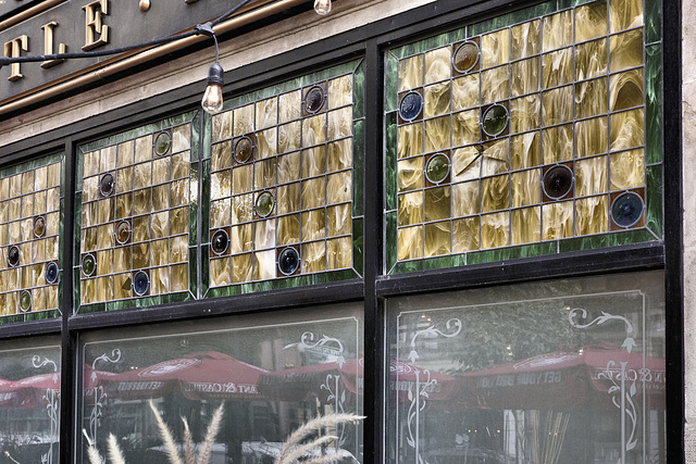 Stained Glass – Elephant and Castle Pub, MDA Building, 185 North Wabash Avenue at Lake Street, Chicago, Illinois, United States