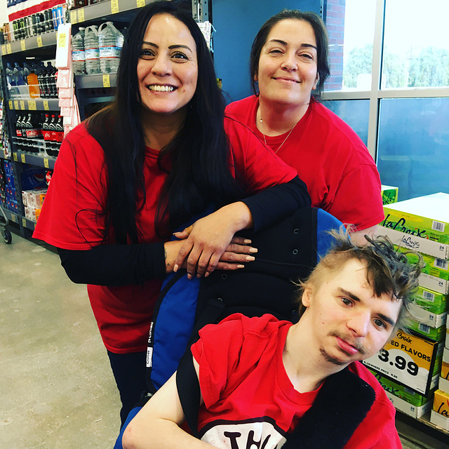 Neighbors: Grocery Outlet