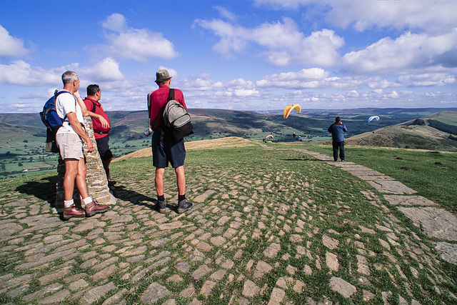 Mam Tor parasailing. Note you in mid-grouond AWP 0070