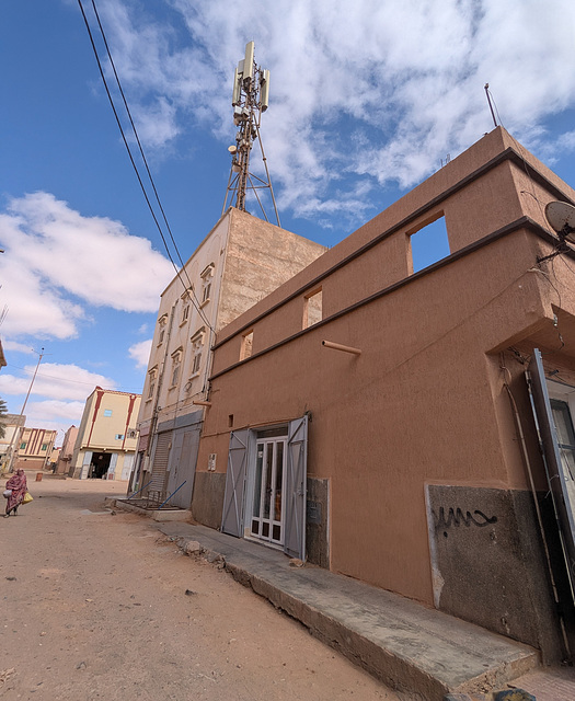 OSTNI.......objet sur toiture non identifié