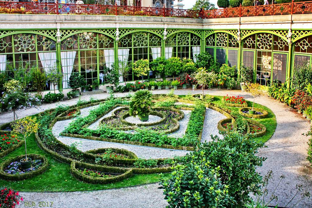 Die Orangerie im Burggarten des Schweriner Schlosses