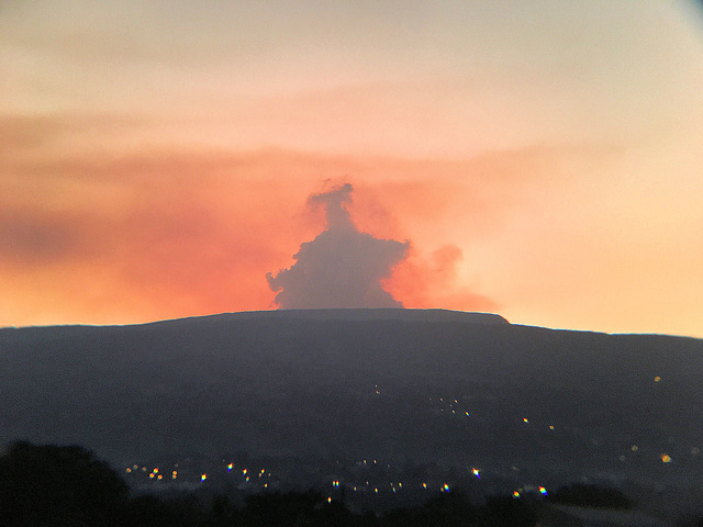 La Ravine-des-Cabris (974) Ile de la Réunion. 6 avril 2020, 6h05. Eruption du Piton de la Fournaise.