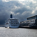 Die "AURORA", festgemacht am Terminal "Cruise Center Altona" - Hamburg (4 x PiP)