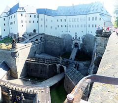 Festung Königstein.  Die weiteren schwer gesicherten Höfe des ehemaligen Eingangsbereiches. ©UdoSm