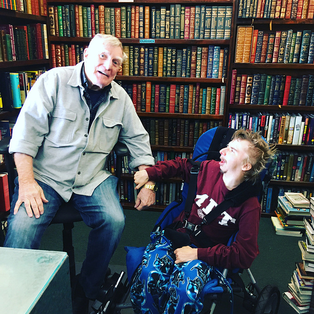 Neighbors: Dave's Olde Books