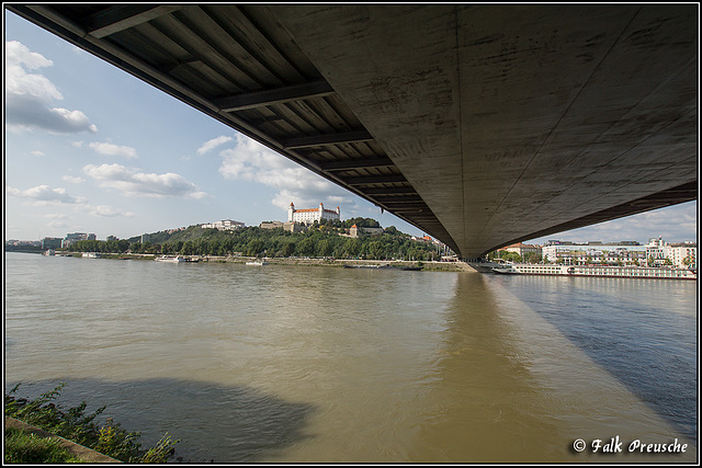 Unter der Brücke