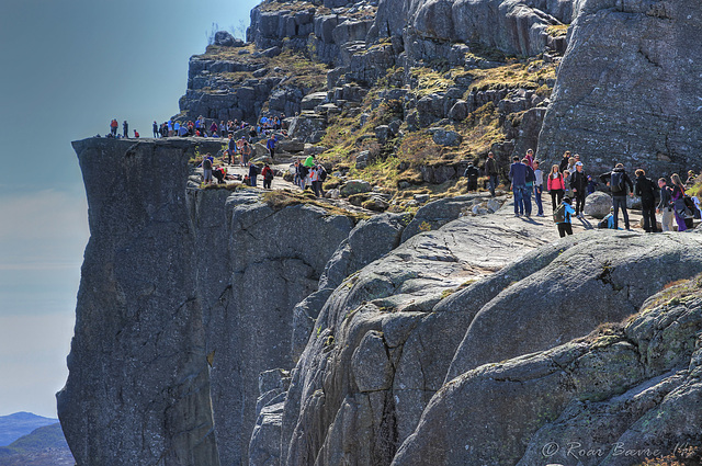 Tourist going to Preikestolen