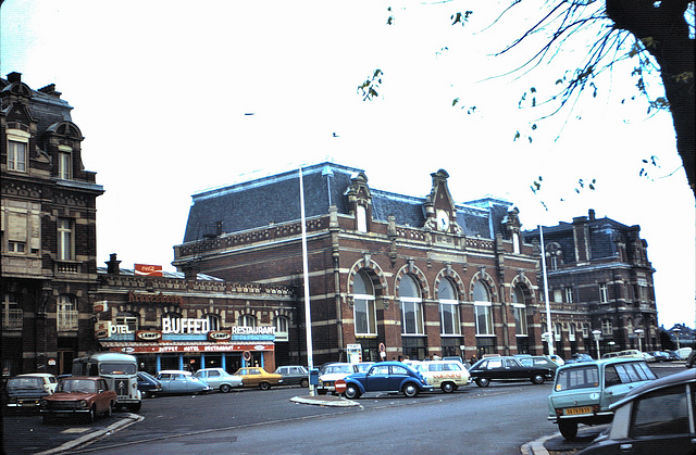 Cambrai (59) octobre 1974. (Diapositive numérisée). La gare.