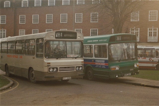 Welwyn Hatfield Line FCY 295W and London Country (North East) SNC168 (HPF 318N) in Welwyn Garden City – 18 Jan 1989 (80-24)