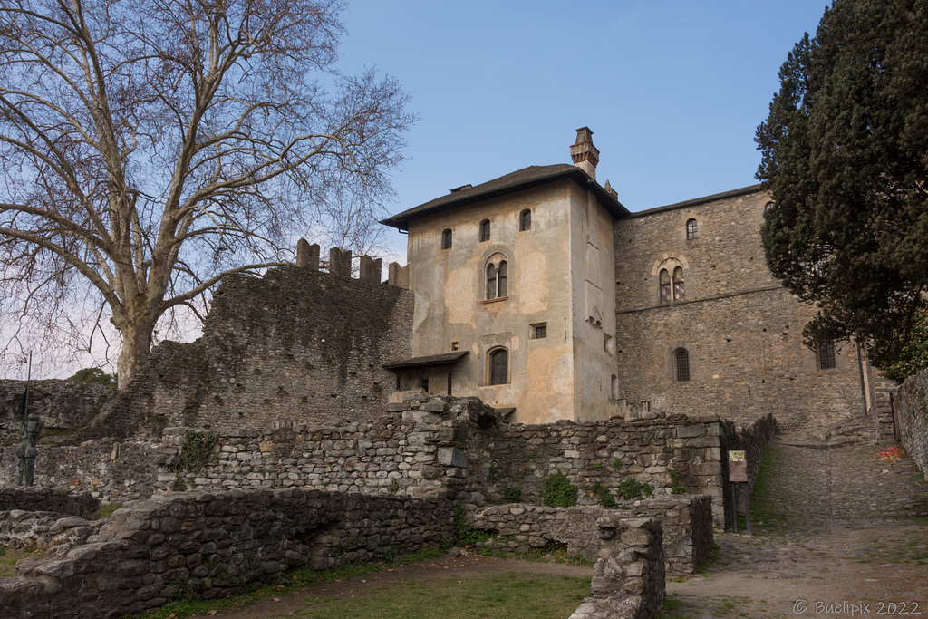 Schloss Visconti - Schloss von Locarno ... P.i.P.  (© Buelipix)