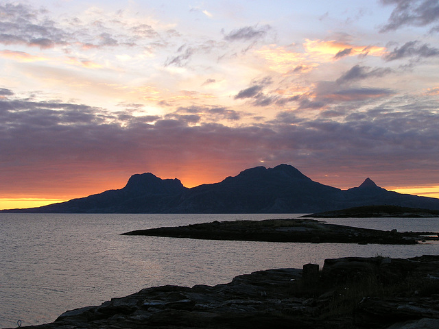 Our last arctic sunset at Løpvika bay with a view of Landegode island