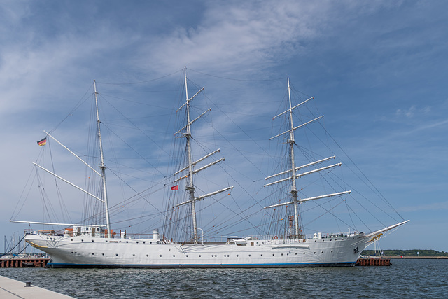 173-365, "Gorch Fock"