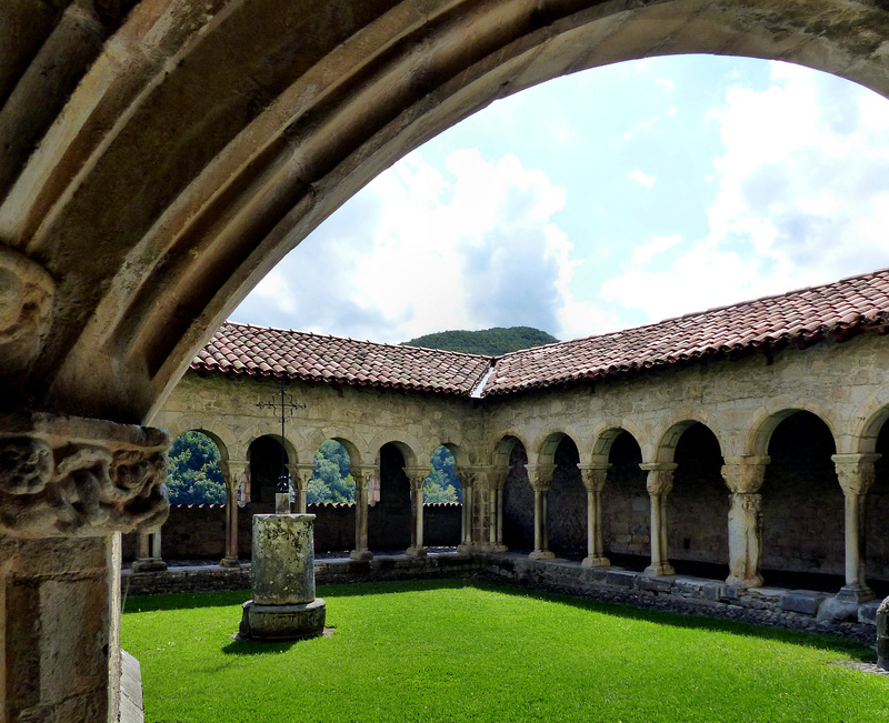 Saint-Bertrand-de-Comminges - Cathedral