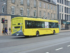 DSCF7372 Lothian Buses training bus TB101 (SN04 NFZ) in Edinburgh - 8 May 2017
