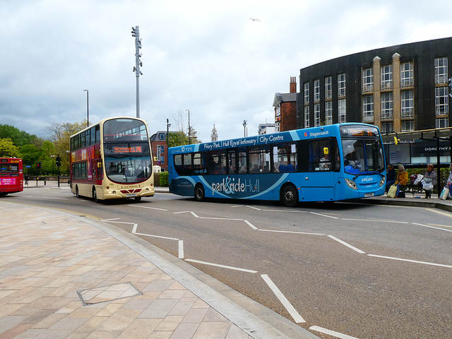 East Yorkshire 749 (YX09 BKE) and Stagecoach in Hull 27880 (FT13 OVL) in Hull - 3 May 2019 (P1010594) East Yorkshire 749 (YX09 BKE) and Stagecoach in Hull 27880 (FT13 OVL) in Hull - 3 May 2019 (P1010594)