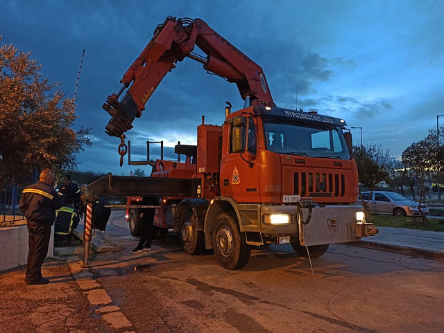 6-500 Fire Service crane