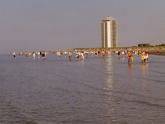 Wattwanderer vor Büsum