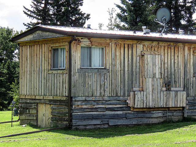 An original building at Akesi Farms