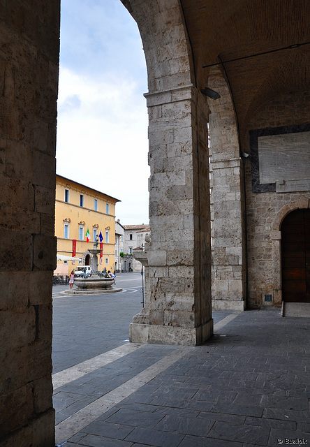 Piazza Arringo (© Buelipix)