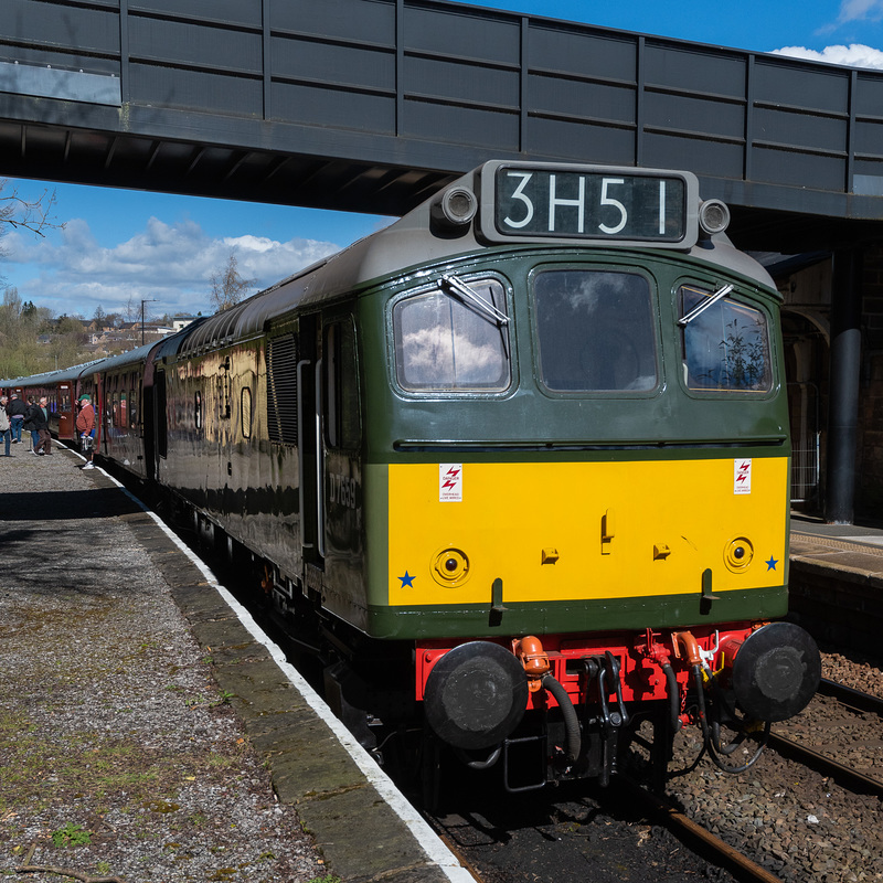 Class 25 D7659 at Matlock station