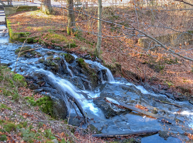 kleiner Wasserfall am Abfluß des Seerenteiches