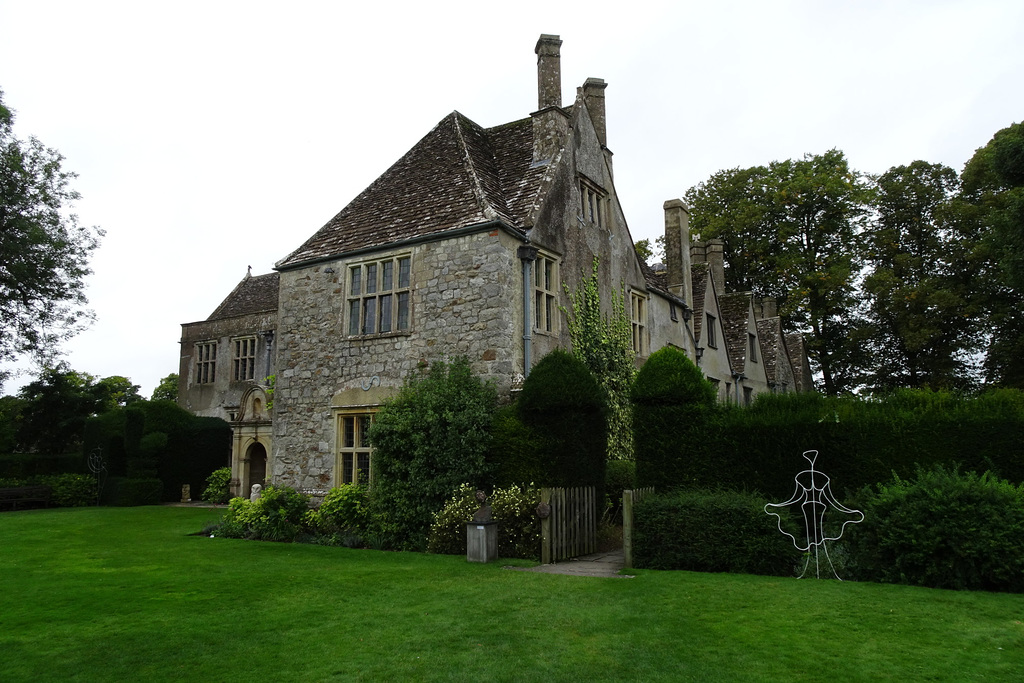 Avebury Manor