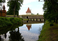 Weg zur Arensburg