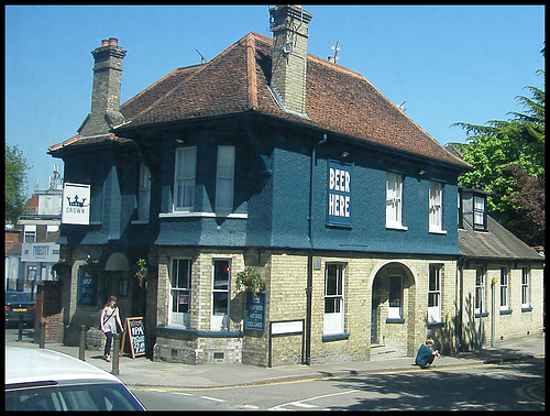 boring pub sign at Caversham