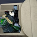 Contre le gaspillage , donnez une seconde vie à vos objets , ici une jolie poubelle déposée sur le trottoir .