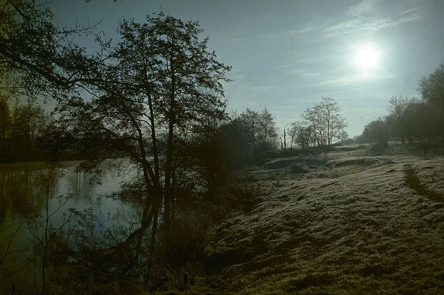 Frosty morning on the River Severn at Ribbersford (Scan from the 1970s)