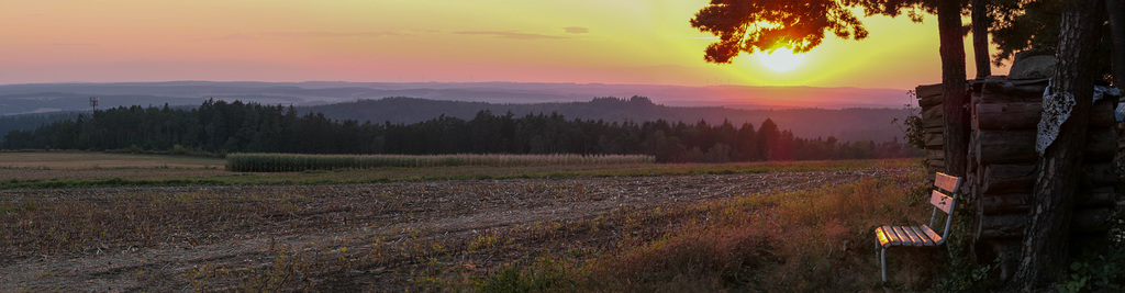 Sonnenuntergang über Karlstein