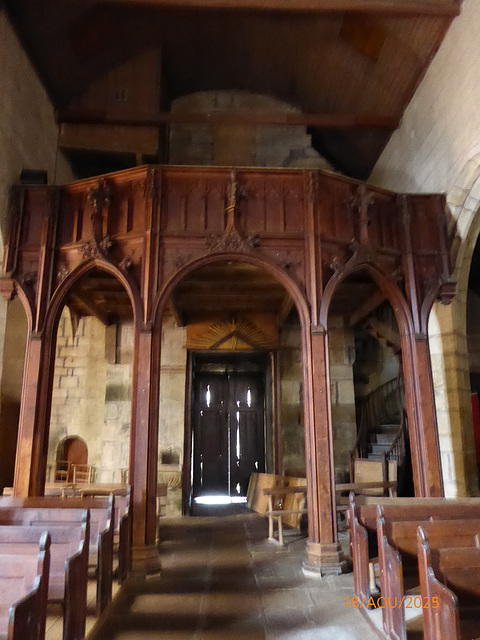 Eglise Saint-Pierre PLOUGONVER (22)