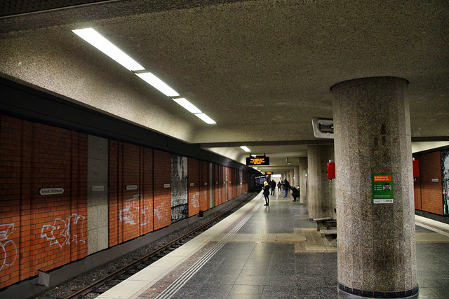 U-Bahn-Haltestelle "Schloss Strünkede" (Herne-Baukau) / 11.12.2021