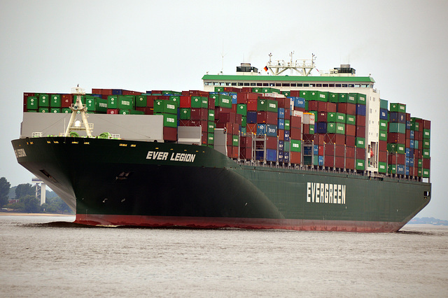 EVER LEGION ( Die Evergreen L-Klasse ist eine Baureihe von Containerschiffen der taiwanischen Reederei Evergreen Marine )