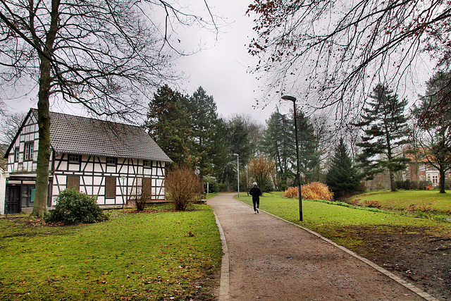 Weg im Schlosspark Strünkede (Herne-Baukau) / 11.12.2021