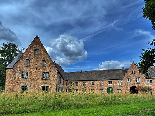 Wirtschaftsgebäude von Schloss Hülchrath (PiP) - Hülchrath