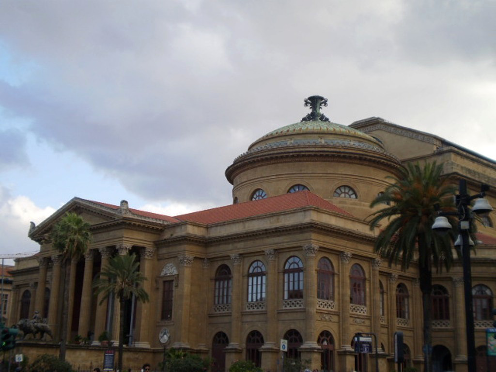 Teatro Massimo (1897).