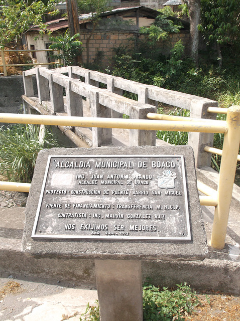 Petit pont piétonnier / Narrow footbridge (Nicaragua)