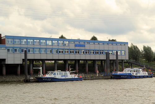 Hafenrundfahrt (5): Der WaschPoPo* im Hafen