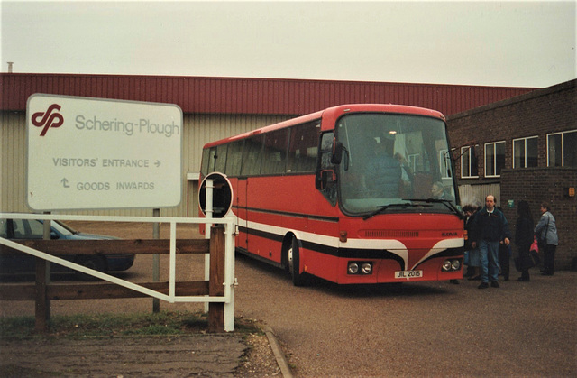 West Row Coach Services (Taylor-Balls) in Mildenhall JIL 2015 (E123 UWW) – 17 Mar 1997 (346-17)