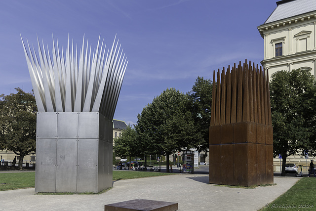 Skulpturengruppe zum Gedenken an Jan Palach, Prag (© Buelipix)