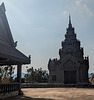 Place of worship off the beaten track / Lieu de culte au milieu de nulle part