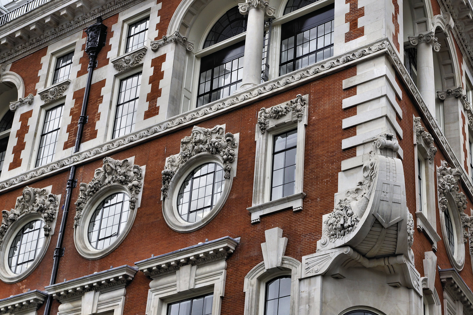 Circling the Squares – UK House, Oxford Street at Great Titchfield Street, Fitzrovia, London, England