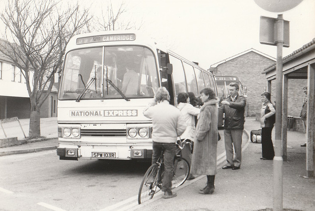 Ambassador Travel LL757 (SPW 103R) at Mildenhall – 10 Apr 1985 (15-99)