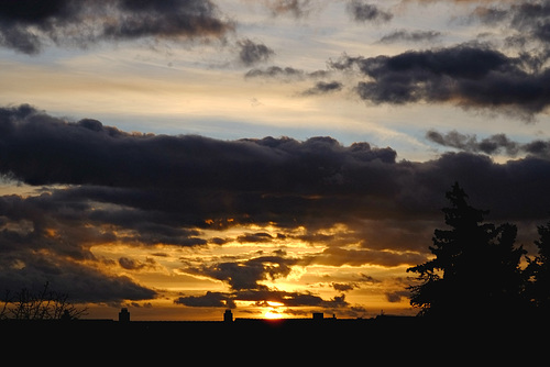 Abendhimmel mit dramatischen Wolken