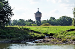 Wasserturm bei der Sülze-Mündung